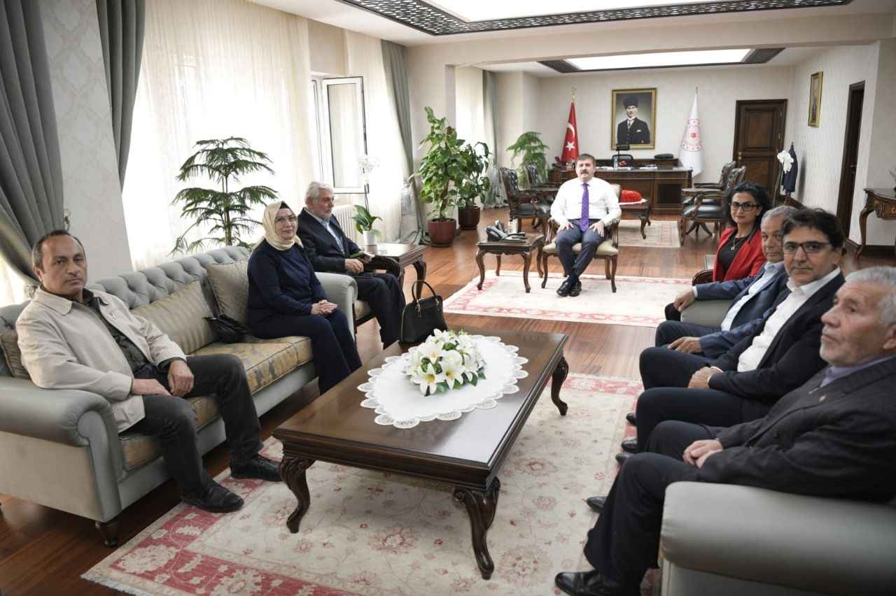 DÜNYEV'den Vali Sarıibrahim'e ziyaret