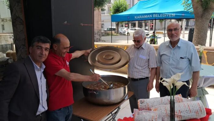 Karaman’da yetimler hayır çarşısı dualarla açıldı